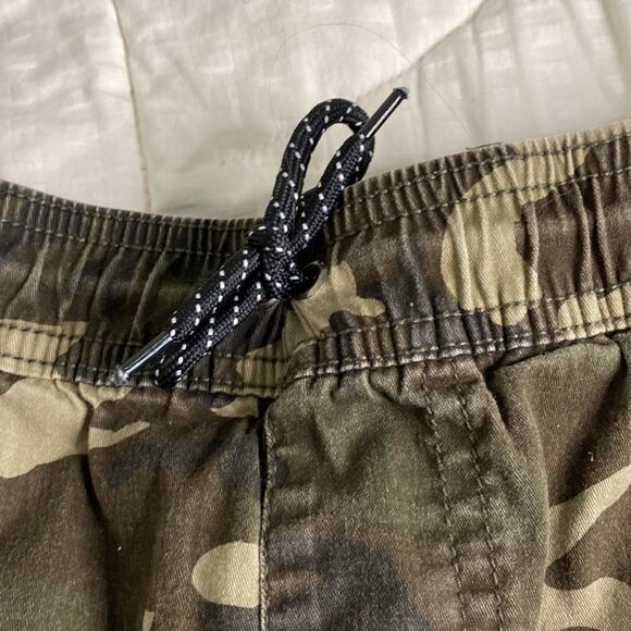 Unisex Child’s Nitrous Black Camo Joggers Size L. - Picture 5 of 16